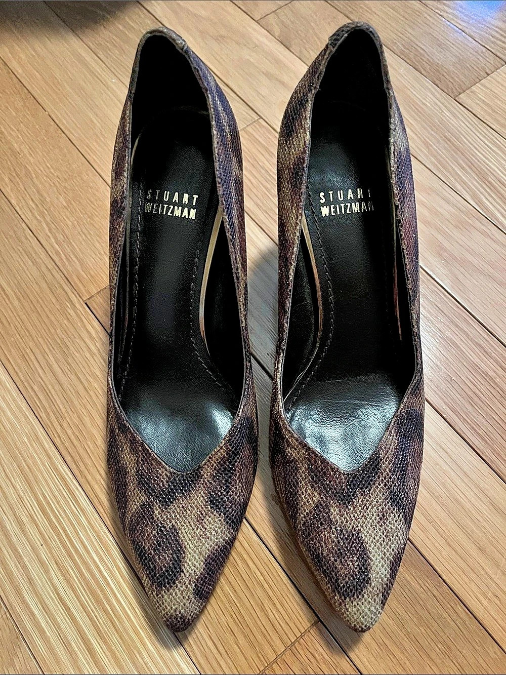 Stuart Weitzman Leopard Print Pointed-Toe Heels - size 6.5